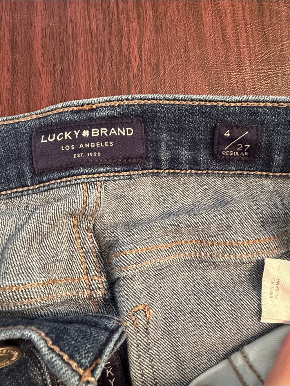 Lucky Brand Women's Bootcut Jeans in Faded Blue Wash - Picture 2 of 4